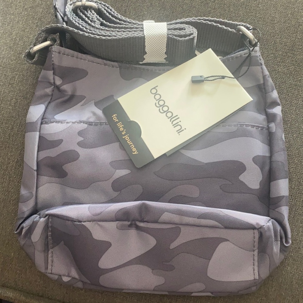 🤍🖤Baggallini Joey Bagg, Mini Crossbody, Black & Gray Camo - Picture 3 of 7